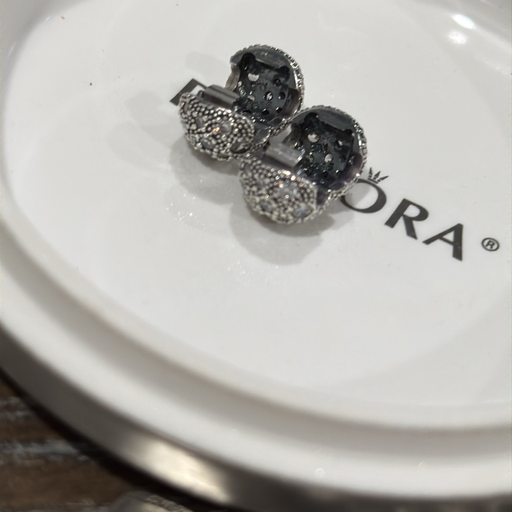 Pandora Clips - Picture 2 of 3